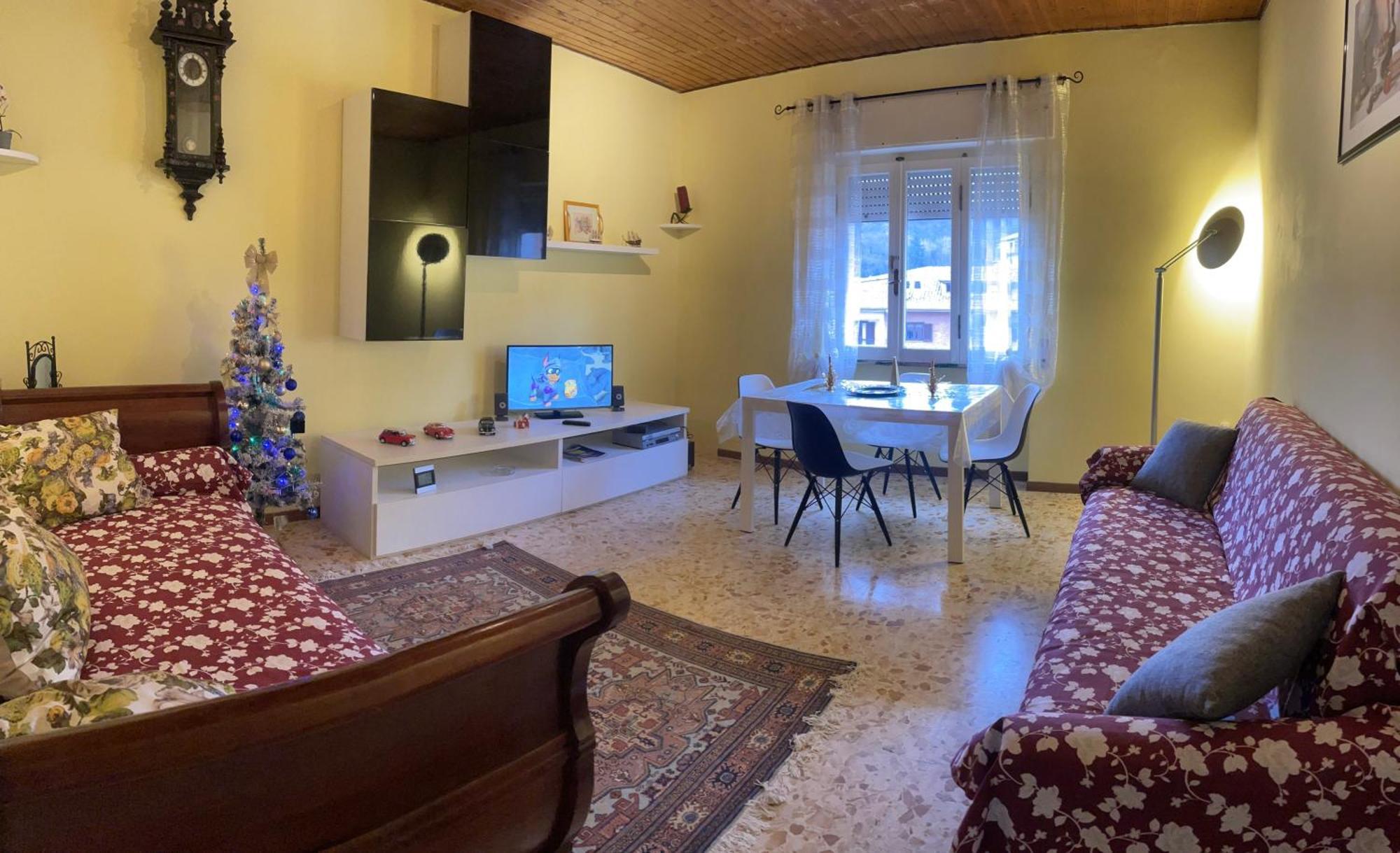 Al Campanile Centro Storico Ampio Luminoso E Panoramico Appartamento Trilocale Carsoli Kültér fotó
